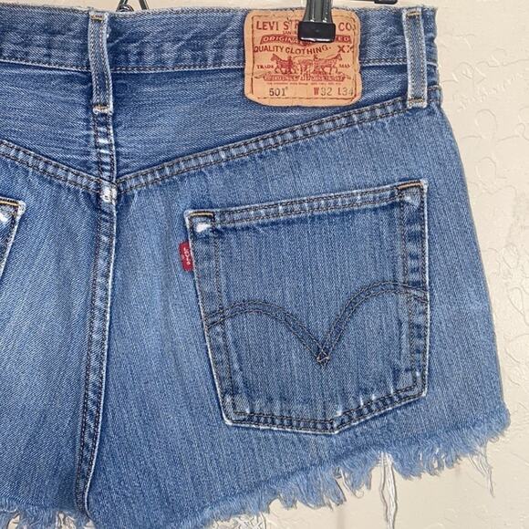 Levi’s 501 cut offs - Picture 5 of 7